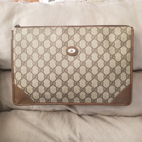 Authentic Vintage Gucci Portfolio Clutch - Picture 2 of 9